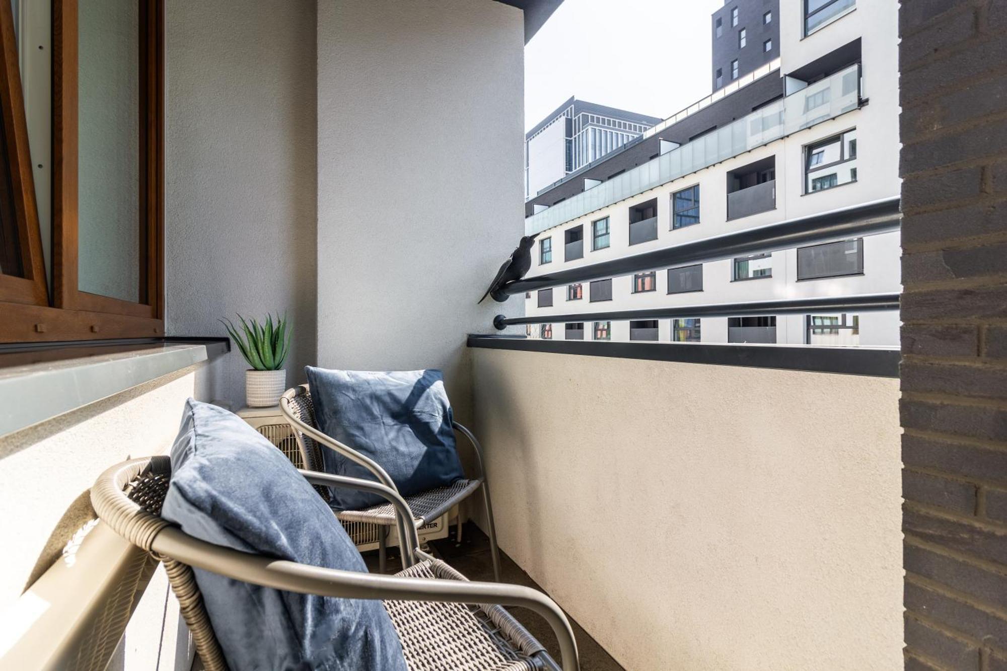 Apartament Near Sky Tower Free Parking For 2 Cars Wroclaw Exterior photo